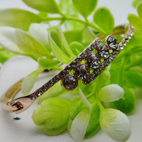 Radiant Elegance Adjustable Crystal Bracelet | Best Quality Artificial Bracelet For Girls & Women | Imported Glamour for Every Occasion | Elegant Design